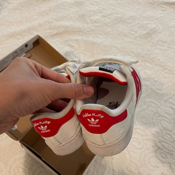 Adidas Superstarr Hello Kitty All Over Embossed Toddler 9 k 9k - Picture 5 of 8